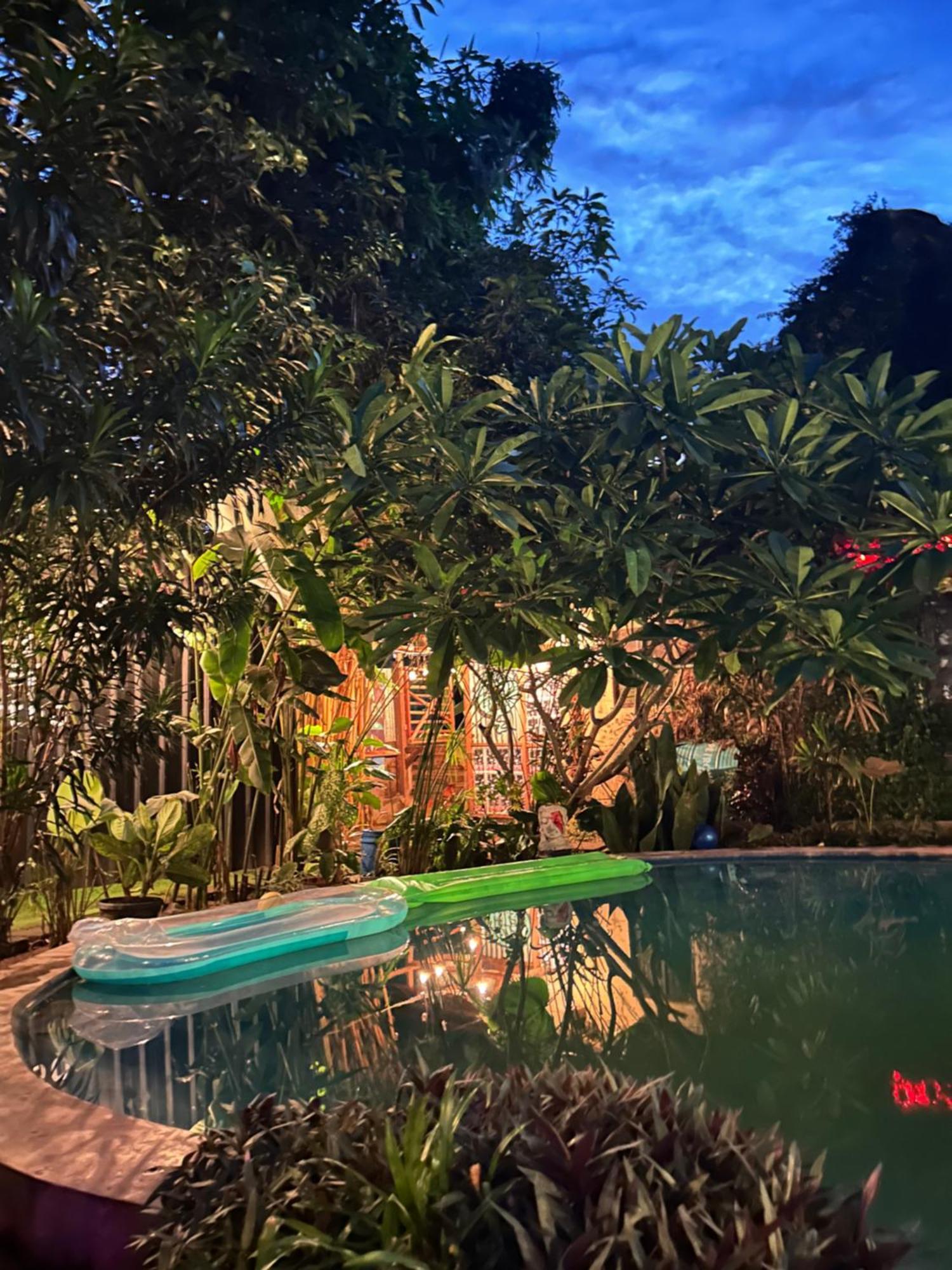 Losmanos Hostel Yogyakarta Exterior foto